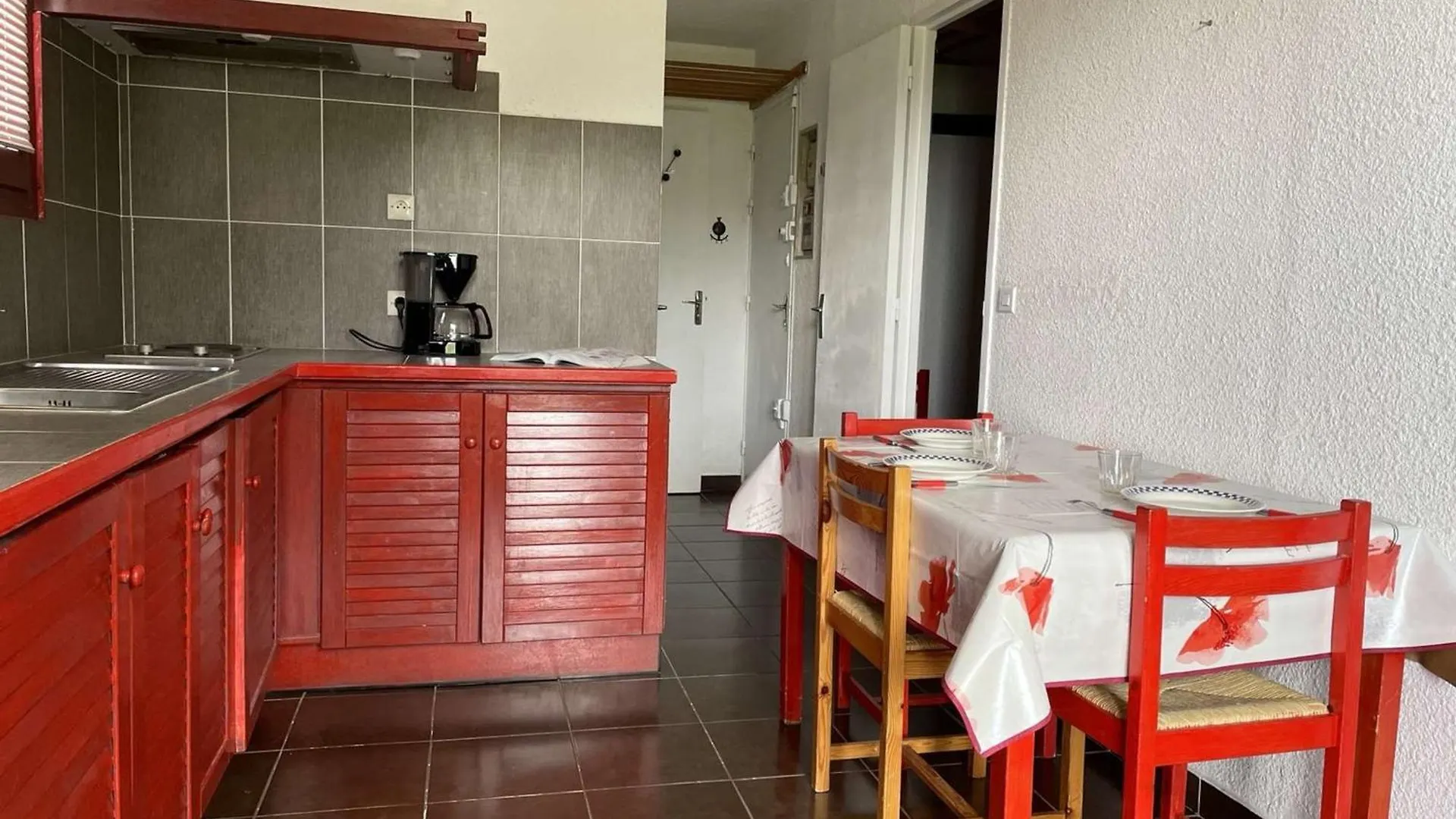 Studio 5 Pers. A 100M Des Pistes, Balcon N/O, Proche Commerces - Risoul 1850 - Fr-1-330-570 0*,